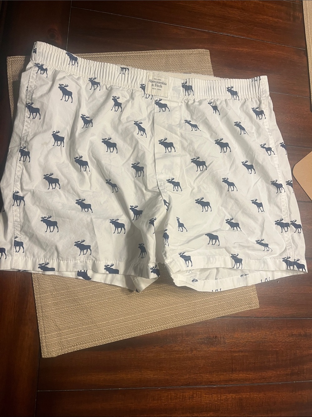 Lot 100 Abercrombie & Fitch White Boxer Shorts with Navy Moose Motif
